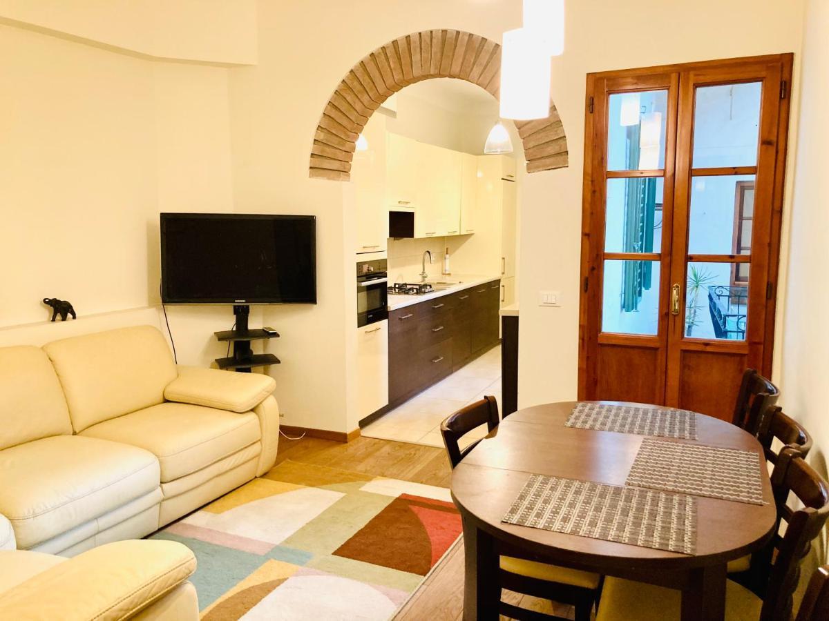 Deluxe Apartment In The Centre Of Florence Exterior photo